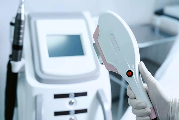 جهاز العلاج بالنبضات الضوئية IPL